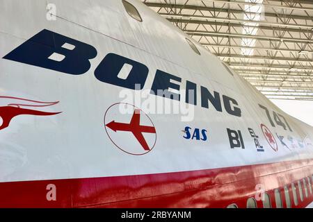 Grafica sulla parte anteriore della fusoliera del primo Jumbo jet RA001 Boeing 747-121 il Museum of Flight Seattle Washington State USA Foto Stock