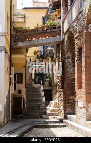 Scene di strada a Taormina, Sicilia - la perla della Sicilia Foto Stock