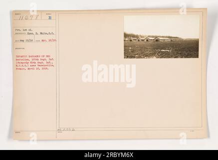 L'Hunder e, un fotografo di prima classe, ha catturato questa immagine il 16 aprile 1918. La fotografia mostra la caserma di fanteria del 2nd Battalion, 165th Regiment of Infantry (ex 69th Regiment of Infantry, N.Y.N.G.) vicino a Vaxainville, in Francia. Non sono disponibili note aggiuntive. Foto Stock