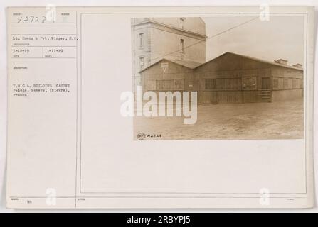 Downs e Pvt. Winger, membri della S.c., fotografati il 12 marzo 1919. L'immagine è stata scattata all'edificio Y.M.C.A. a Casone Petele, Nevers, Francia. Questa immagine fa parte della serie tematica 111-SC-42728 ed è stata descritta l'11 gennaio 1919. Foto Stock