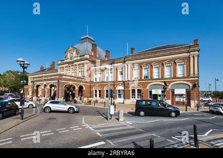 Esterno della stazione ferroviaria di Norwich Thorpe Foto Stock