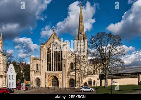 Fronte ovest della cattedrale di Norwich Foto Stock