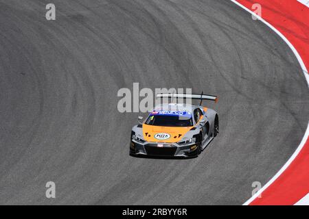 Scarperia, 7 luglio 2023: Audi R8 LMS GT3 del Team AUDI Sport Italia guidata da Attianese Luca e Stuvik Sandy Nicholas in azione durante le prove di Itali Foto Stock