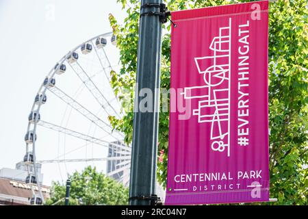 Atlanta Georgia, SkyView Atlanta, cabinovie giganti sulla ruota panoramica, banner promozionale Foto Stock