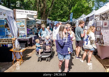 Alpharetta Atlanta Georgia, Alpharetta Arts Streetfest, festival annuale dell'artigianato artistico, tende stand, venditori, famiglie Foto Stock
