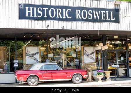 Roswell Atlanta Georgia, Canton Street, Historic Roswell Antiques and Interiors, ingresso frontale Foto Stock