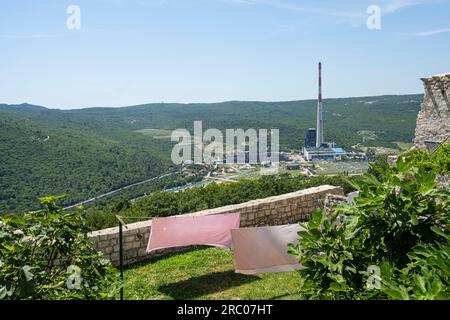 Plomin, Croazia, 10 luglio 2023. Vista panoramica della centrale elettrica di Plomin Foto Stock