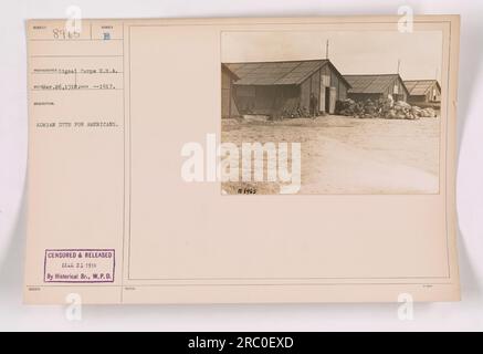 I soldati americani sono mostrati qui nelle capanne Adrian durante la prima guerra mondiale. La foto è stata scattata dal Signal Corps U.S.A. il 26 marzo 1918-1917. Le capanne sono state allestite appositamente per le truppe americane, e l'immagine è stata censurata e pubblicata il 23 marzo 1918, da The Historical Branch, W.P.D. Foto Stock
