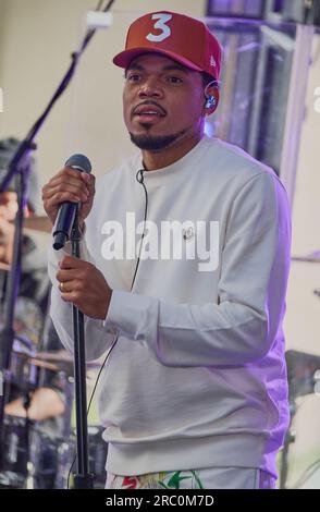 NEW YORK, NY, USA - 15 GIUGNO 2023: Chance the rapper si esibisce nella serie di concerti "Today" della NBC al Rockefeller Plaza. Foto Stock