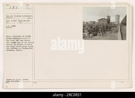 Le truppe FRANCESI in attesa di spostarsi sul fronte due giorni prima dell'attacco alleato per spingere le forze nemiche a sud lungo la ferrovia per Vologda. Obozerskaya, Russia, il 28 settembre 1918. Foto scattata dal Sgt. 1st Cl. Shotwell il 2 dicembre 1918. Passato da A.E.P. censor, data non indicata. Emesse banconote n. 28595." Foto Stock