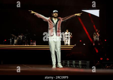 Milano, Italia. 11 luglio 2023. Pinguini tattici Nucleari si esibisce dal vivo sul palco durante LO STADI 2023 allo Stadio San Siro l'11 luglio 2023 a Milano, Italia Credit: Live Media Publishing Group/Alamy Live News Foto Stock