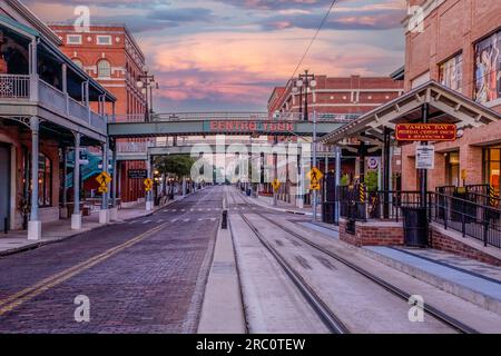 Centro Ybor, Ybor City sulla E. 8th Ave., tra la 15th e la 17th Street, Tampa, FL. Foto Stock