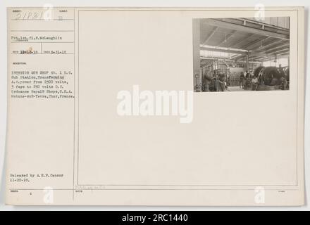22 novembre 1918, Pvt. Cl.N. McLaughlin, un chirurgo negli Stati Uniti Army, è fotografato all'interno del Gun Shop No. 1 al D.C. Sotto stazione, che trasforma l'energia dell'a.C. in D.C., situata a Mehune-sur-Yevre, Cher, Francia. Questa immagine è stata rilasciata da A.E.P. Censor il 22 novembre 1918. Foto Stock