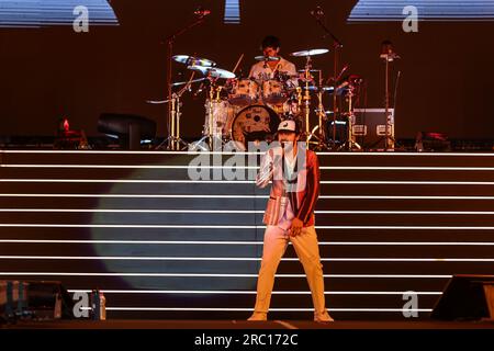 Milano, Italia. 11 luglio 2023. Pinguini tattici Nucleari si esibisce dal vivo sul palco durante lo STADI 2023 allo Stadio San Siro di Milano. Credito: SOPA Images Limited/Alamy Live News Foto Stock