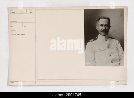 Ufficiali navali non identificati che partecipano ad attività militari durante la prima guerra mondiale. La fotografia, numerata 111-SC-1560, fa parte di una collezione composta da 1560 fotografie che documentano le attività militari americane durante la guerra. Gli ufficiali della Marina non sono specificamente identificati nell'immagine. Foto Stock