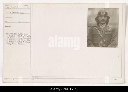 Brig. Muri Pasha Said, Capo di Stato maggiore dell'Esercito del Nord Arabo, è visto in questa fotografia scattata dal tenente H.S. Drucker, un fotografo dell'esercito americano durante la prima guerra mondiale L'immagine è stata scattata all'Hotel Crillon di Parigi, in Francia. (Citazione: 111-SC-41410, fotografie delle attività militari americane durante la prima guerra mondiale) Foto Stock