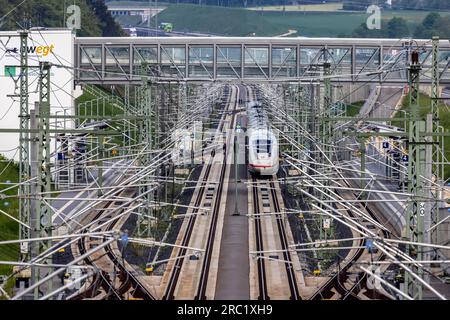 Stazione ferroviaria di Merklingen Swabian Alb, nuova linea Wendlingen-Ulm con ICE, Merklingen, Baden-Wuerttemberg, Germania Foto Stock