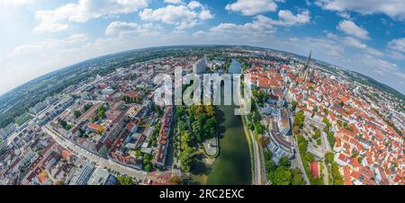 La città doppia Ulm/Neu-Ulm sul Danubio dall'alto Foto Stock
