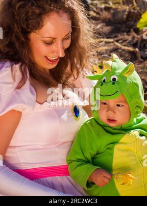 Bambino in costume di Halloween Foto Stock