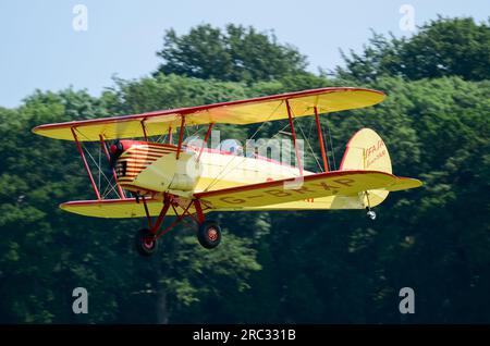 Stampe-Vertongen SV-4B aereo G-BRXP decollando dal fly-in in campagna a Heveningham Hall. Campagna rurale nel Suffolk Foto Stock