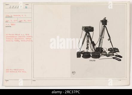 Il soldato E. Trabold del Signal Corps è visto in questa fotografia scattata il 30 ottobre 1918. Viene mostrato con un completo di pretelemetro, appartenente alla sezione Design del Dipartimento Ordnance a Parigi, in Francia. Questa fotografia ha un numero di fotografi 28683 ed è stata ricevuta il 2 dicembre 1918. È contrassegnato con "non destinato alla pubblicazione" ed è destinato esclusivamente all'uso ufficiale. Foto Stock