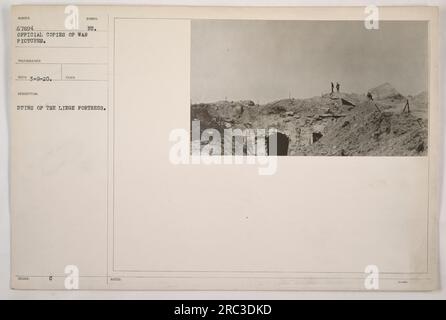 Rovine della fortezza di Liegi in Belgio catturate durante la prima guerra mondiale Questa fotografia è una copia ufficiale di una foto di guerra scattata il 9 marzo 1920. L'immagine mostra la distruzione del complesso fortificato, evidenziando l'impatto devastante delle attività militari durante la guerra. Il significato del simbolo "ISFULD" e delle note di accompagnamento non sono specificati. Foto Stock