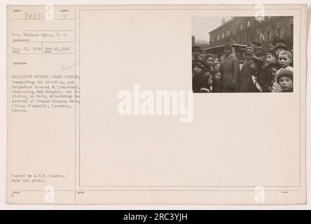 Wallace Soper e i generali di brigata Frank Parker e S.C. Marshall assistette all'arrivo delle truppe francesi a Metz, Lorena, Francia durante la prima guerra mondiale Questa foto è stata scattata il 21 dicembre 1918. Foto Stock