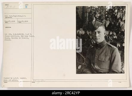 Soldato che prende la mira con una mitragliatrice Lewis durante la prima guerra mondiale. Ubicazione: Boucq, Meurthe et Moselle, Francia. Catturato dal comandante R.H. Ingleston, S. C. il 23 ottobre 1918. Tenente colonnello F.M. Barrows, dell'8th Corps Artillery, 4th Army Corps, può essere visto sullo sfondo. Immagine passata da A.E.F. Censor, data di emissione esatta sconosciuta. Foto Stock