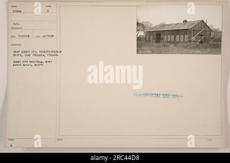 "Costruzione di un edificio vicino alla centrale elettrica di Camp Pullman, Francia, dal 21° Gran Div. Corpo dei trasporti. Questa immagine è stata scattata il 7 novembre 1918 dal fotografo BECD. L'edificio è identificato come simbolo e per il 21° Gran Div. Transport Co. Note di emissione ufficiali esclusivamente per uso interno." Foto Stock