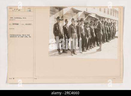 Test psicologico condotto sulle reclute a Camp Lee, Virginia, durante la prima guerra mondiale. Questo test è stato progettato per valutare l'attitudine mentale e l'idoneità dei potenziali soldati al servizio militare. Foto Stock