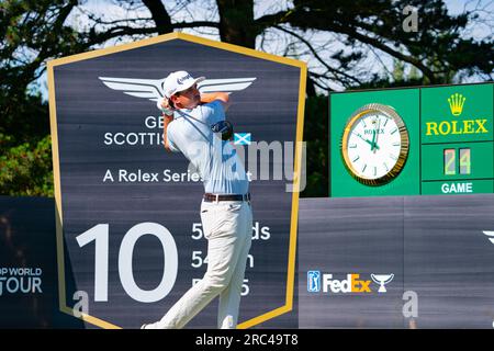 North Berwick, East Lothian, Scozia, Regno Unito. 12 luglio 2023. JT Poston guida alla 10a buca del Genesis Scottish Open al Renaissance Club di North Berwick. Iain Masterton/Alamy Live News Foto Stock