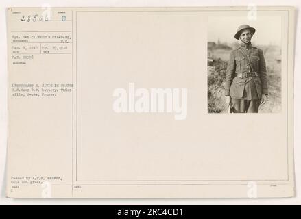 Tenente R. Savin, responsabile degli Stati Uniti Navy R.R. Battery, a Thier ville, Meuse, Francia. Sergente di prima classe Morris Pineberg (S.C.), ritratto in questa fotografia scattata il 29 ottobre 1918. Questa immagine è stata ricevuta il 2 dicembre 1919. È stato approvato dalla censura A.E.P. anche se la data esatta non è fornita. Foto Stock