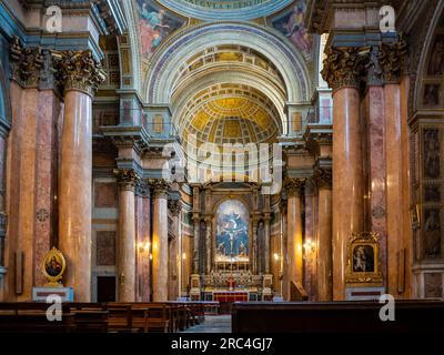 Roma, Lazio, Italia, l'architettura insteriore della Santissima Trinità dei Pellegrini, Chiesa della Santissima Trinità dei Pellegrini Foto Stock