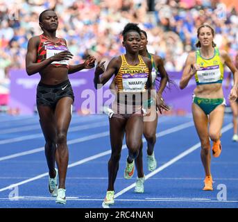 Birmingham, Inghilterra. 2 agosto 2022. Mary Moraa del Kenya (a sinistra) e Halimah Nakaayi dell'Uganda durante i 800 metri femminili dell'atletica leggera del giorno Foto Stock