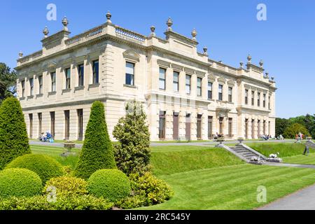 Brodsworth Hall e Topiary espositore alla Brodsworth Hall vicino a Doncaster South Yorkshire Inghilterra UK GB Europe Foto Stock