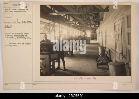 Vista interna della sala di collaudo dei motori presso la P.N. 55 School of Military Aeronautics, University of California, Berkeley, California. La fotografia è stata scattata nel luglio 1918 e ricevuta dal Direttore dell'Aeronautica militare nell'agosto 1918. È rilasciato solo per uso ufficiale. Foto Stock