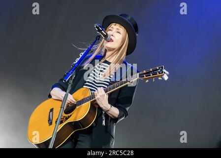 Trencin, Slovacchia. 7 luglio 2023. Suzanne Vega, cantante e cantautrice americana, si esibisce dal vivo sul palco durante il Pohoda Festival 2023 all'aeroporto di Trencin. Il festival Pohoda è il più grande festival musicale estivo all'aperto della Slovacchia. (Foto di Tomas Tkacik/SOPA Images/Sipa USA) credito: SIPA USA/Alamy Live News Foto Stock