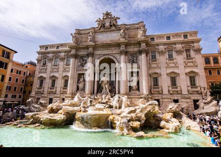 Roma, Italie. 12 luglio 2023. Fontana di Trevi in occasione dell'ePrix di Roma Hankook 2023, 10° incontro del Campionato Mondiale di Formula e ABB FIA 2022-23, sul circuito cittadino dell'EUR dal 14 al 16 luglio 2023 a Roma, Italia - foto Bastien Roux/DPPI Credit: DPPI Media/Alamy Live News Foto Stock