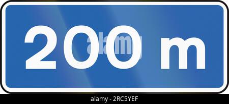 Pannello aggiuntivo per la segnaletica stradale islandese per specificare il significato degli altri segnali: 200 metri più avanti. Foto Stock