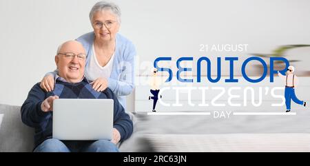 Striscione per la giornata mondiale dei cittadini anziani con una felice coppia di anziani a casa Foto Stock