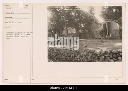 "Dormitori a Mt. Wilson Observing Post, U.S. Army Balloon School, Arcadia, California. I soldati si riposano alla scuola U.S.A. Foto Stock