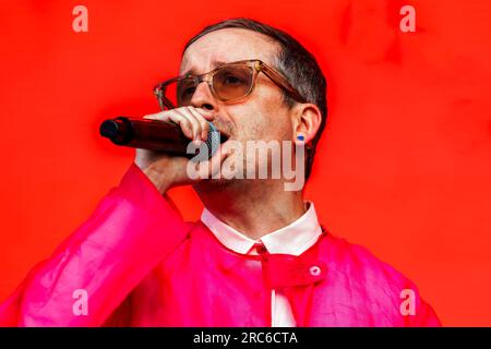 Stanmer Park, City of Brighton & Hove, East Sussex, Regno Unito. Hot Chip che si esibisce al Brighton Valley Festival 2023, Brighton Concert Series, Stanmer Park 8 luglio 2023. David Smith/Alamy Live News Foto Stock