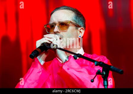 Stanmer Park, City of Brighton & Hove, East Sussex, Regno Unito. Hot Chip che si esibisce al Brighton Valley Festival 2023, Brighton Concert Series, Stanmer Park 8 luglio 2023. David Smith/Alamy Live News Foto Stock