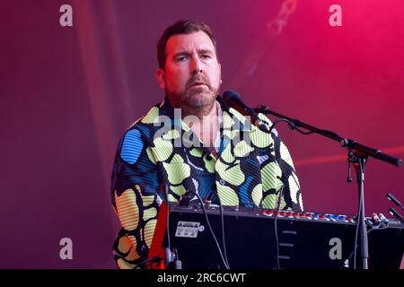 Stanmer Park, City of Brighton & Hove, East Sussex, Regno Unito. Hot Chip che si esibisce al Brighton Valley Festival 2023, Brighton Concert Series, Stanmer Park 8 luglio 2023. David Smith/Alamy Live News Foto Stock
