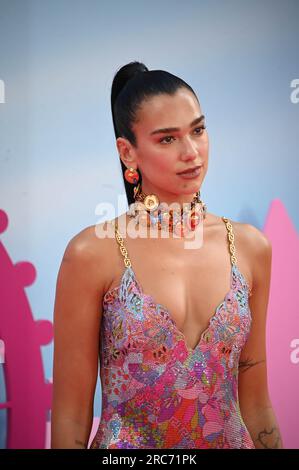 Dua Lipa arriva a Cineworld Leicester Square, Londra, Regno Unito. 12 luglio 2023. Prima europea di Barbie, Londra, Regno Unito. Foto Stock