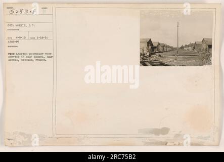 Vista aerea che raffigura una sezione del campo Ancona in Gironde, Francia durante la prima guerra mondiale. La fotografia, scattata il 18 gennaio 1919 dal fotografo 51834 Sgt. Morris, mostra il campo guardando a nord-est. L'immagine rivela una vista chiara del layout e delle strutture del campo. Foto Stock