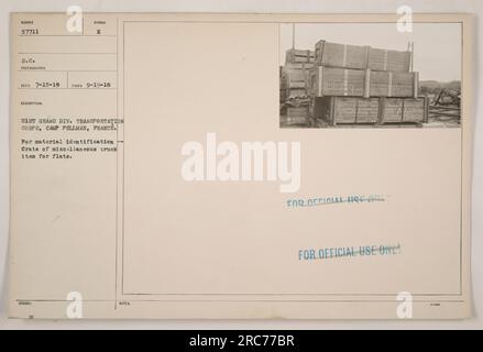 Cassa di articoli vari per camion per appartamenti, appartenenti al 21st Grand Division Transportation Corps a Camp Pullman in Francia. La cassa è contrassegnata con il numero di identificazione 57711 S.C. La foto è stata scattata da un fotografo non identificato con il simbolo e reeco il 15 luglio 1919. Una nota cita "PH ti veve se 98224 se sticos ARM STROVYIDDISH YORU Scane INFORT rigma FOR OFFICIAL HRE ALL 13120401 FOR OFFICIAL USE ONL". Foto Stock