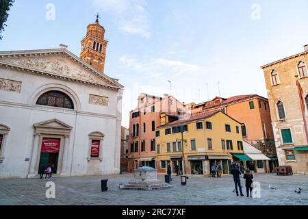 Venezia, 2 aprile 2022: San Maurizio è una chiesa sconsacrata situata nel campo San Maurizio a Venezia. Ora è un museo di messa a fuoco Foto Stock