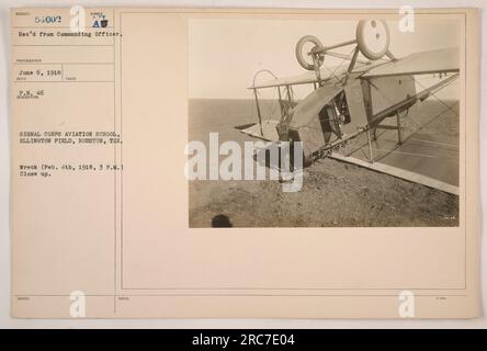Una fotografia ravvicinata scattata a Ellington Field, Houston, Texas, il 4 febbraio 1918 alle 15:00 Il soggetto è un veicolo distrutto. L'immagine è stata ricevuta dall'ufficiale comandante e il fotografo è sconosciuto. Fu successivamente pubblicato il 6 giugno 1918, come parte della documentazione fotografica della Signal Corps Aviation School. Foto Stock