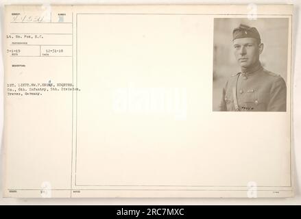 Soldato (1st Lieutenant William P. Engen) della Headquarters Company, 6th Infantry, 5th Division, a Treves, Germania nel 1919. Foto Stock